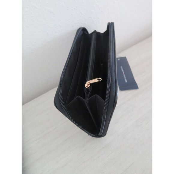 Tommy Hilfiger 69J4081 Women's Black/Gray/White TH Logo Zip-Around Wallet $80 - Picture 8 of 9